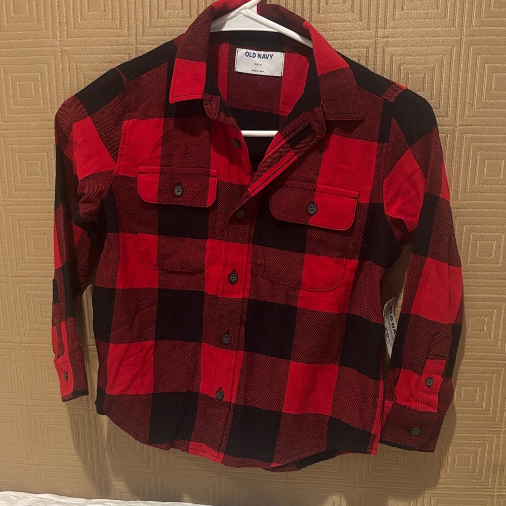 Boy Size 6 Old Navy Kids Black and Red Checkered Shirt